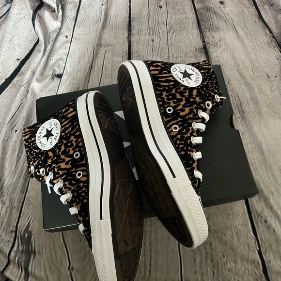 Converse Chuck Taylor All Star Animal Print Adult High-Top Sneakers - Picture 6 of 9
